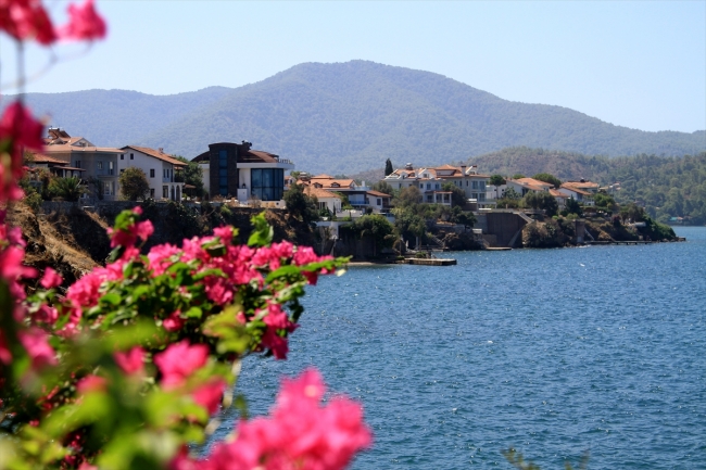 Tarihi kalıntıları ve sessizliğiyle turistlerin ilgi odağı: Şövalye Adası